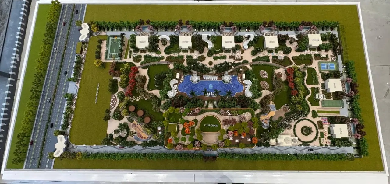 GAUR  CHRYSALIS, SEC22D, YAMUNA EXPRESSWAY